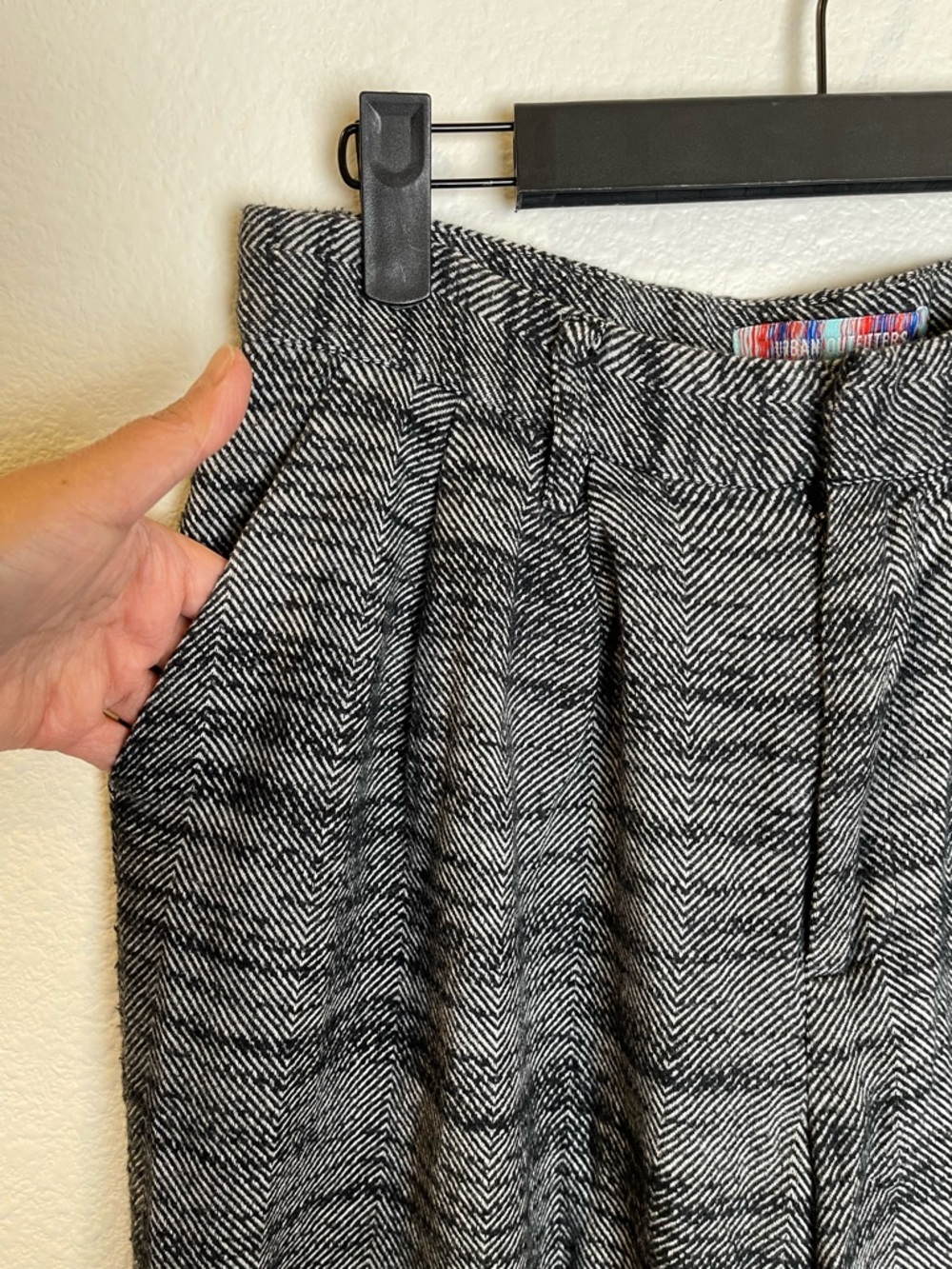 Urban Outfitters XS Wide Leg Crop Herringbone Print Pants Trousers Pleated Baggy - Picture 3 of 9